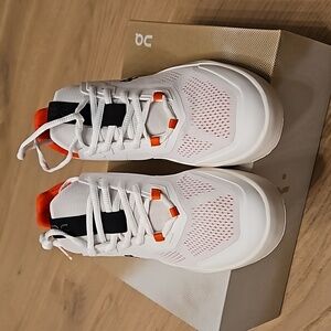 On Women's THE ROGER Spin